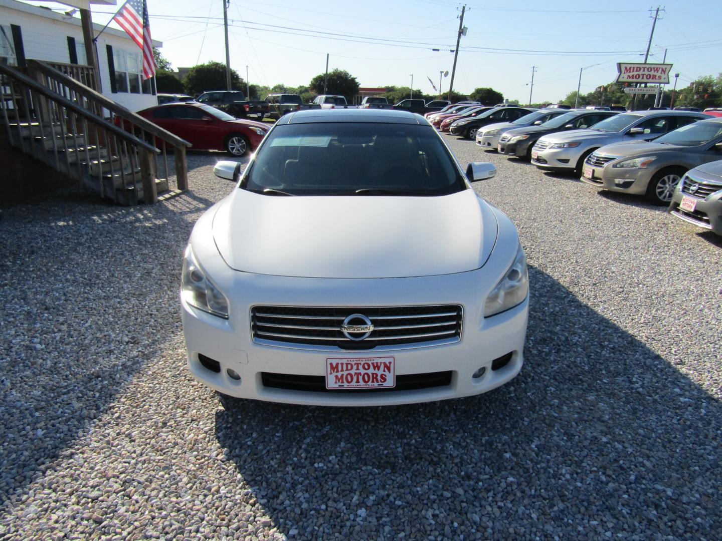 2010 White /Tan Nissan Maxima S (1N4AA5APXAC) with an 3.5L V6 DOHC 24V engine, CVT transmission, located at 15016 S Hwy 231, Midland City, AL, 36350, (334) 983-3001, 31.306210, -85.495277 - Photo#1
